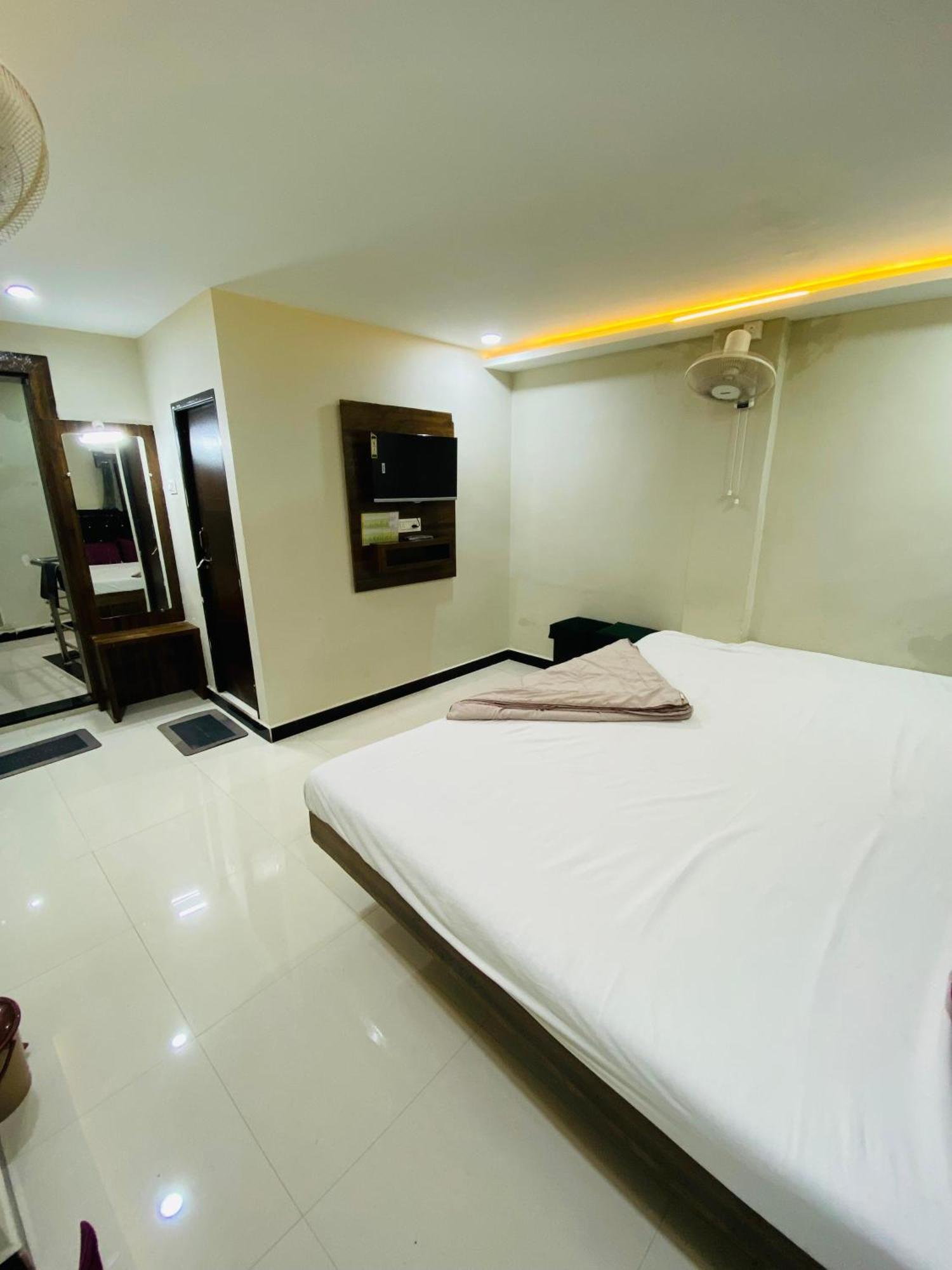 Hotel Super Palace Ujjain Exterior foto